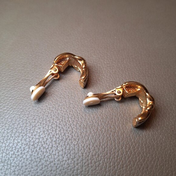 Clip On Earrings Gold Silver Two Tone Rope Knot Not Pierced 1 inch Vintage - Picture 3 of 5